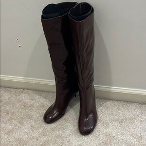 Zara Women's Burgandy Knee-High Boots!